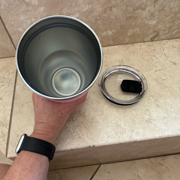 Yeti Rambler 30 ounce Tumbler with mag slider lid limited edition pink - Picture 6 of 11